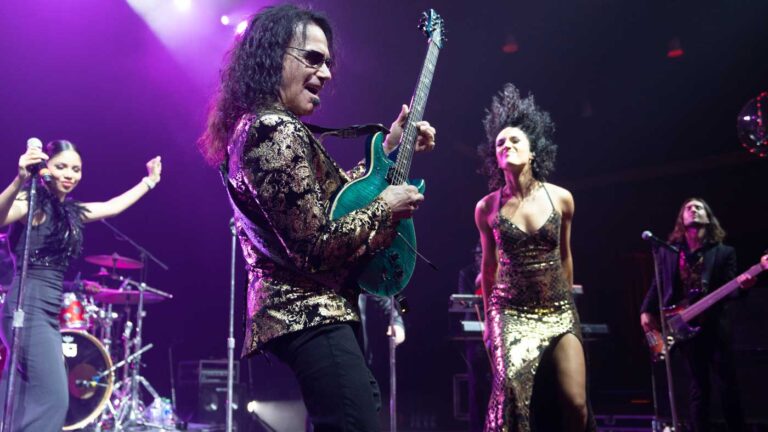 Liquid Blue - Arnie on Lead Guitar and Jazmine on Vocals