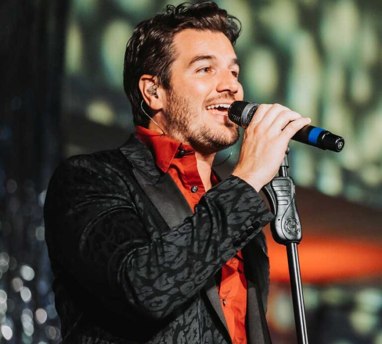 Liquid Blue Band with Wedding Singer Rustin