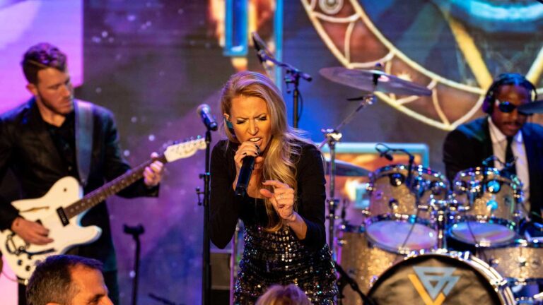 Liquid Blue Singer Lexy Performing at Wedding Reception