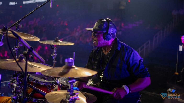 Liquid Blue with Glenn on Drums