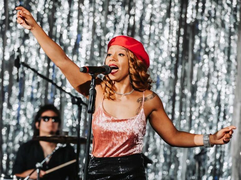 Shades of Blue Band for Weddings - Felicia on Vocals