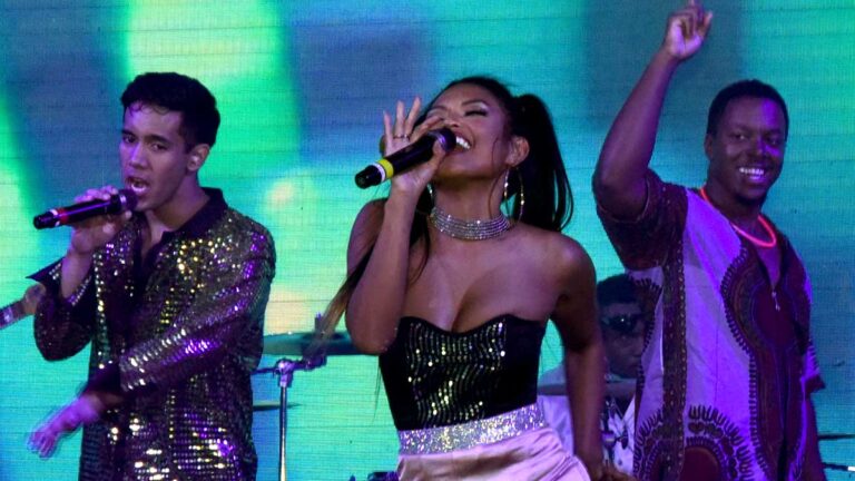 Shades of Blue Singers Chad, Diana, and Rashad