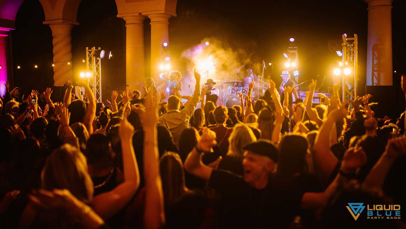 Liquid Blue Wedding and Event Band with Lead Singers Celeste and DeShaude