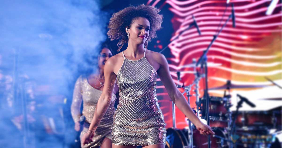 Liquid Blue Live Wedding Music Band Lead Vocals by Jazmine