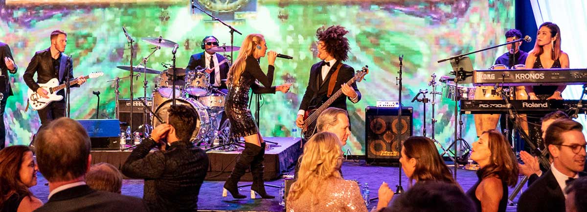 Shades of Blue Wedding Reception Band Receives Great Reviews and Testimonials.